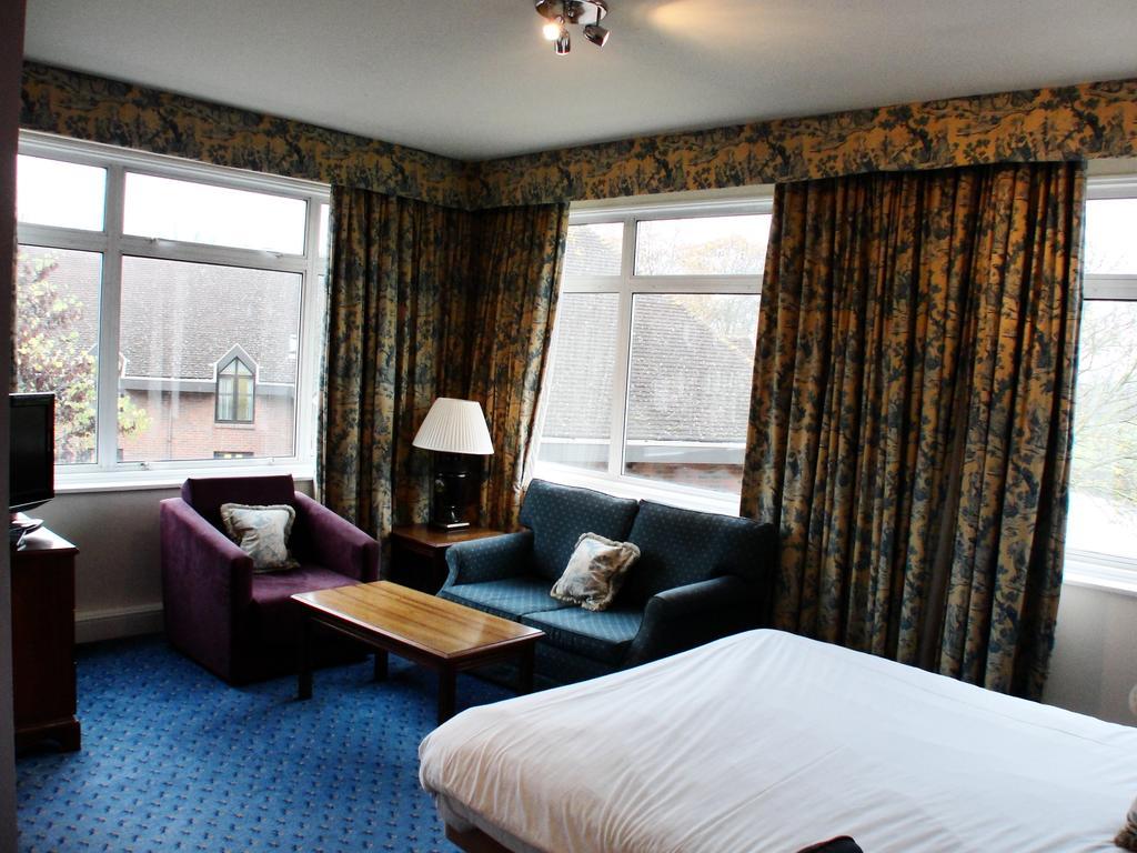 The Upper Reaches Hotel Abingdon-on-Thames Room photo
