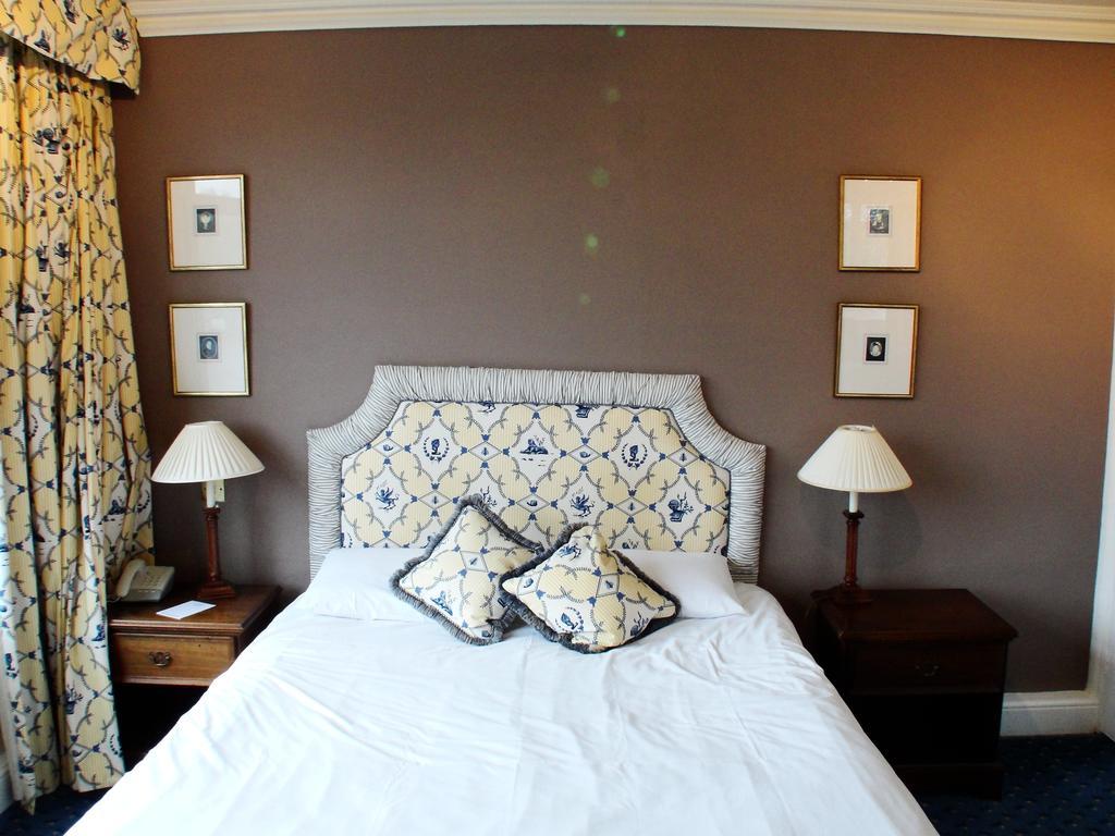 The Upper Reaches Hotel Abingdon-on-Thames Room photo